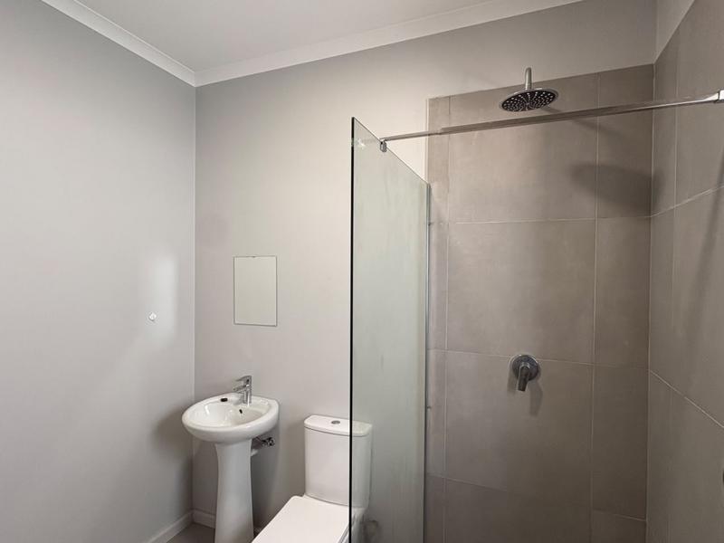 To Let 2 Bedroom Property for Rent in Capri Western Cape